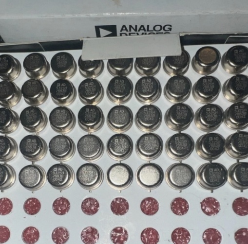 AD532SH/883B Analog Devices Inc.